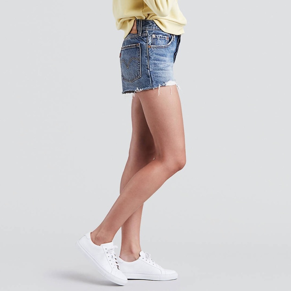 LEVI’S Distressed 501 Shorts - Picture 2 of 7